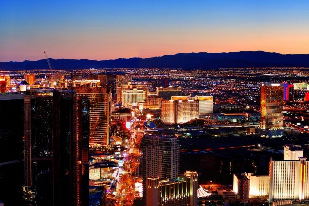 ¿Estás planeando un viaje a Las Vegas? 6 requisitos a tener en cuenta
