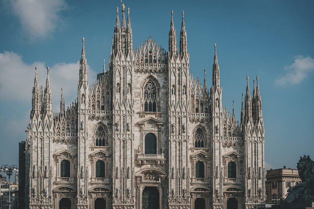 Explorando la Majestuosidad del Duomo de Milán
